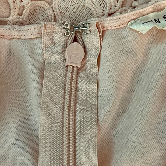 Main Strip | Blush Peach Crocheted Sheath Dress | Small - Picture 9 of 11